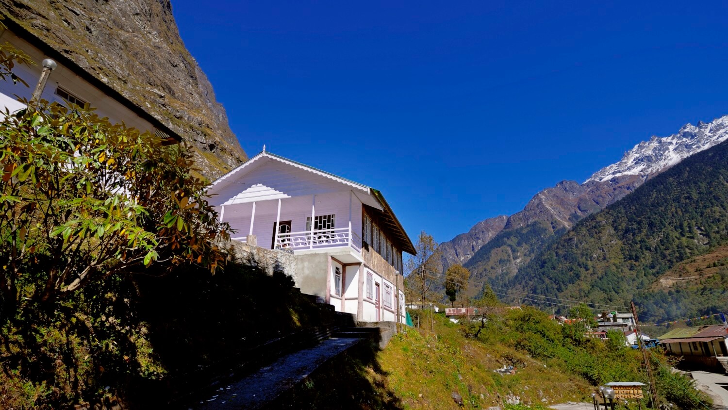 Exterior_View_4_at_Summit_Alpine_Resort_Lachung_i3a6mi